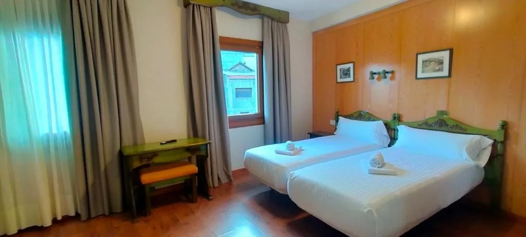 Habitación Doble Económica - 1 o 2 camas — Edelweiss Hotel