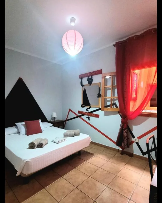 Tweepersoonskamer met gedeelde badkamer — Eden GuestHouse