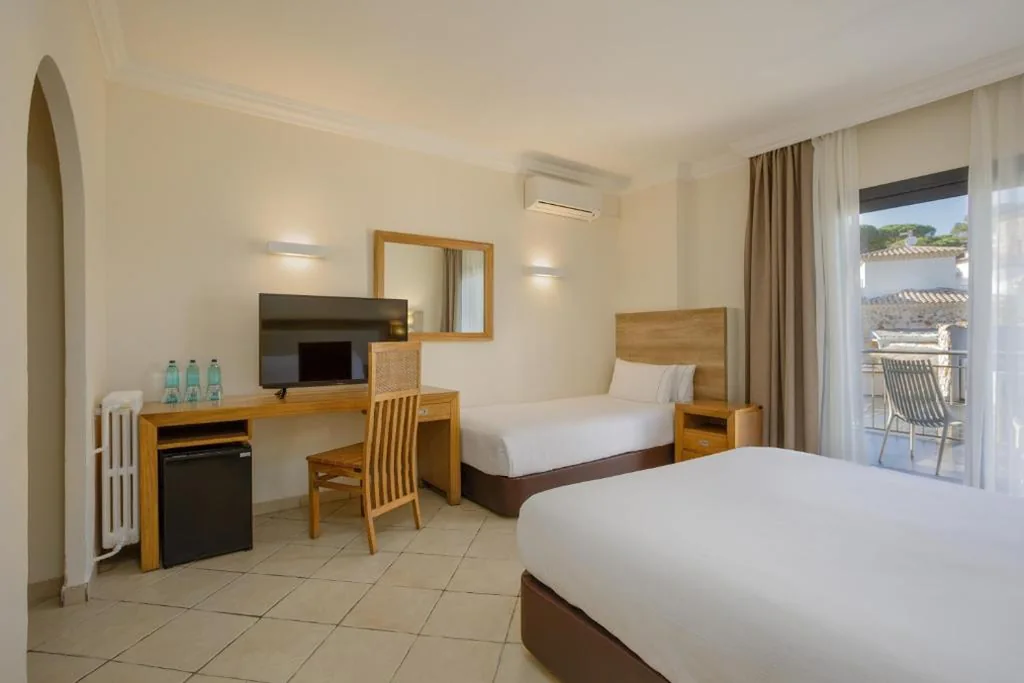 Camera doppia Comfort con letto aggiuntivo — Eden Roc Hotel & Spa by Brava Hoteles