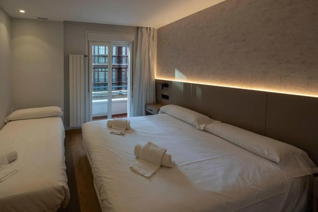 EightRooms La Rioja Pension