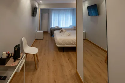 EightRooms La Rioja Pension — foto 4