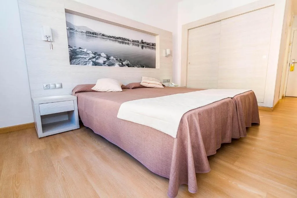 Camera Doppia con Letti Singoli e Vista Piscina — Eix Alcudia Hotel Adults Only