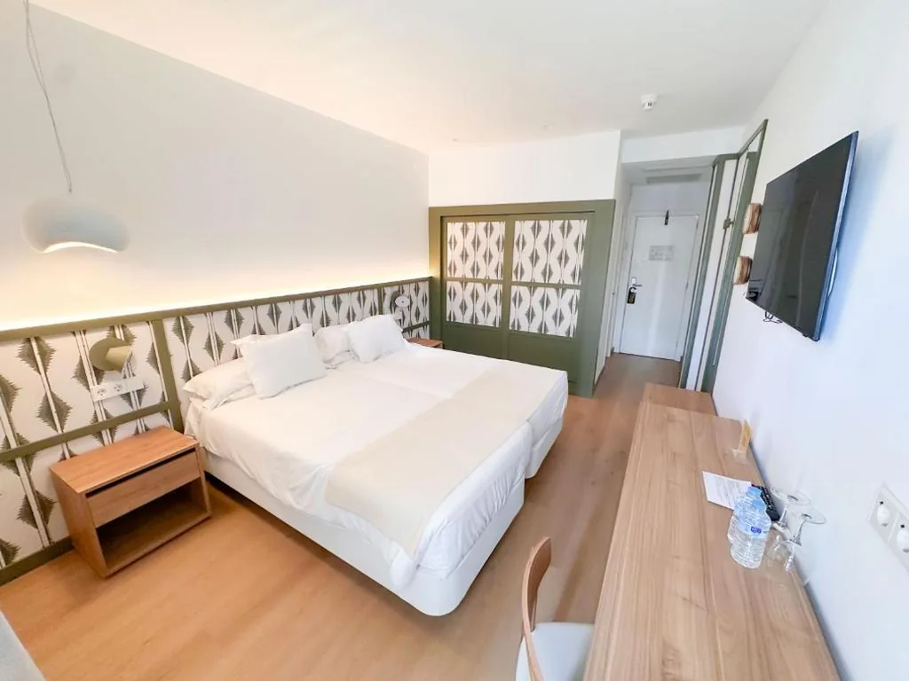 Camera Doppia con Vista Piscina — Eix Alcudia Hotel Adults Only