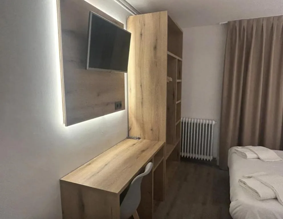 Doppelzimmer – 2 Betten — El 9 Baral-la
