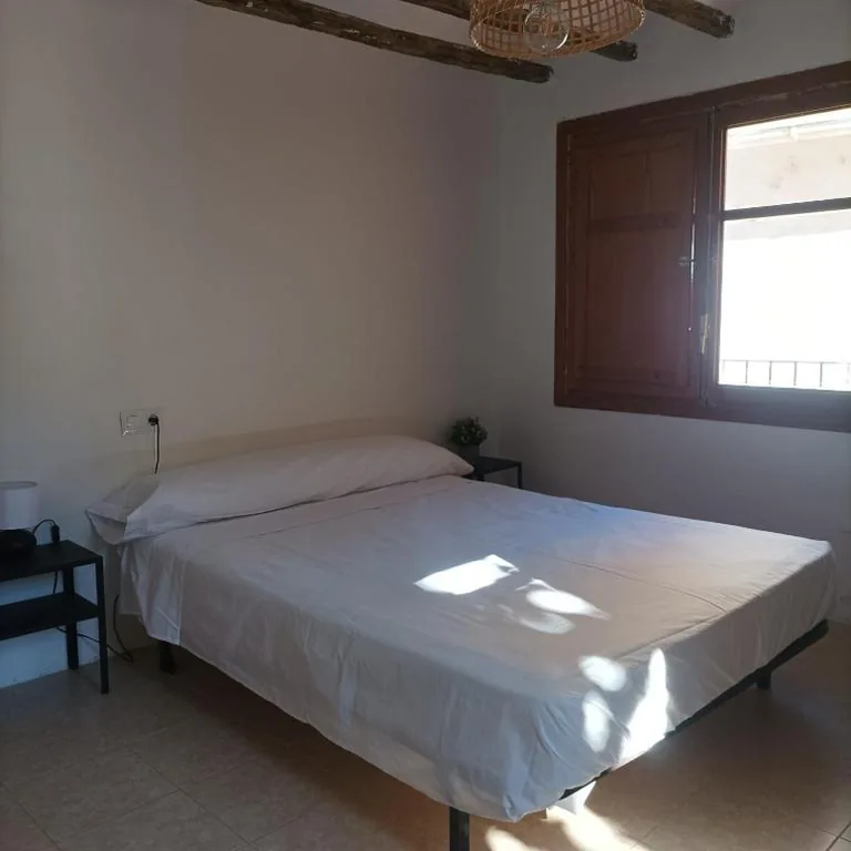 Tweepersoonskamer met eigen badkamer — El Albergue Cirat