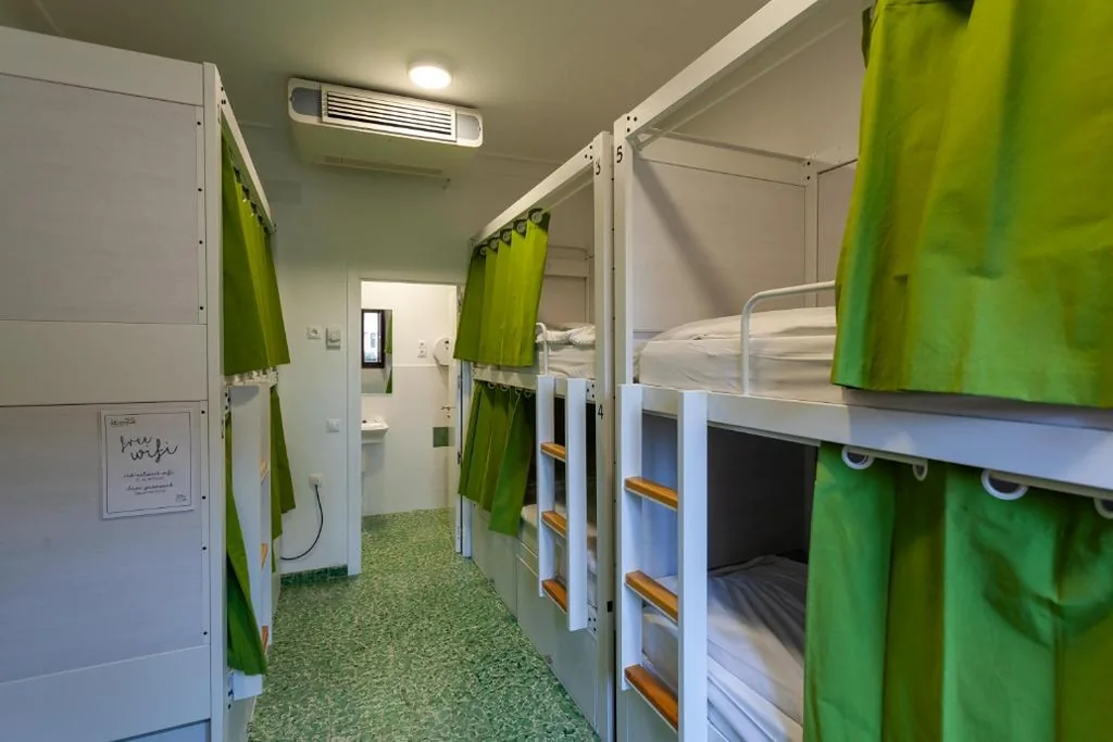 Cama en habitación compartida de 6 camas — El Albergue de Sigüenza