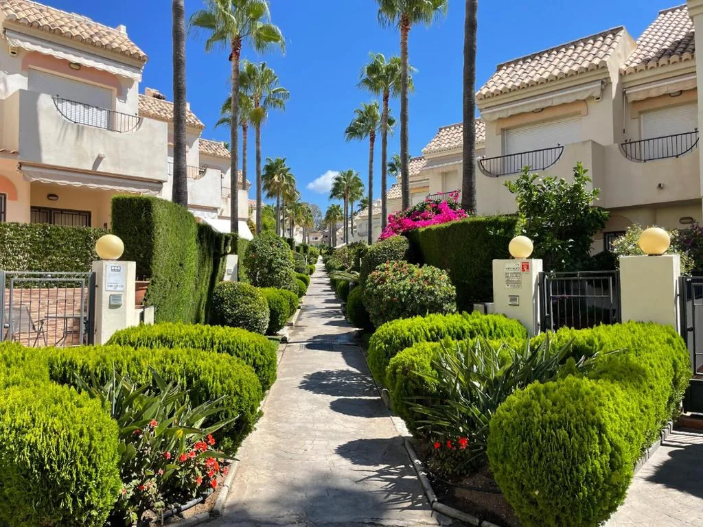 El Arenal Townhouse By The Beach With Swimming Pool - EaW Homes