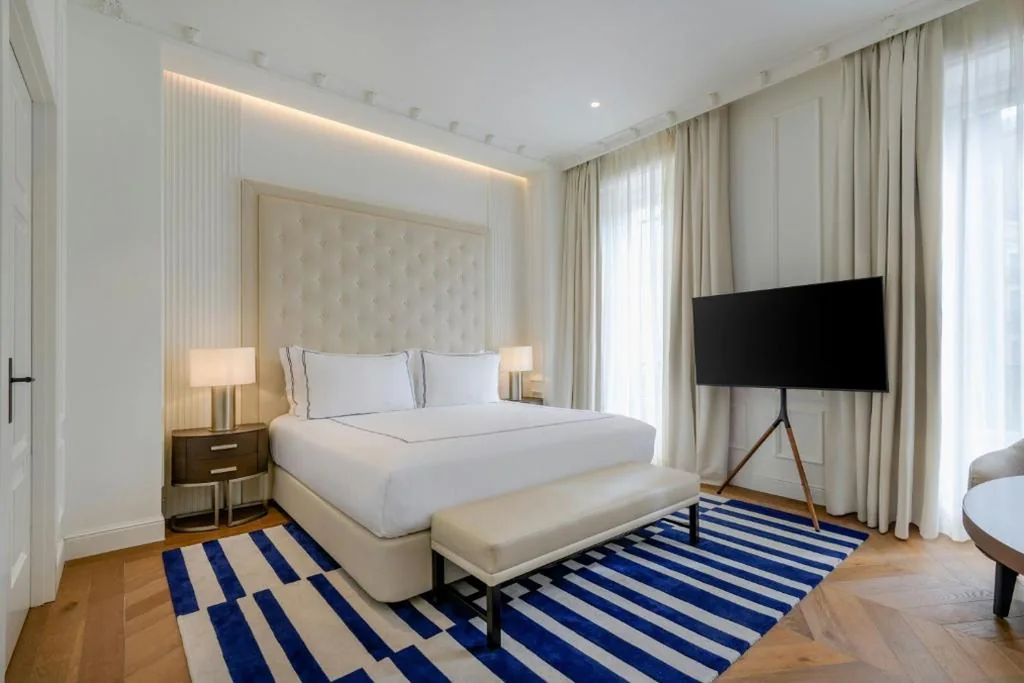Habitación Deluxe con cama extragrande — El Autor Hotel, Madrid, Autograph Collection