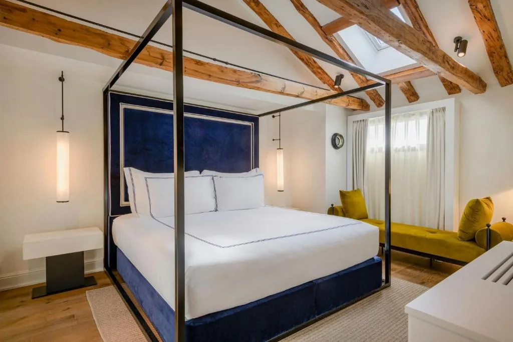 Suite Familiar con cama extragrande — El Autor Hotel, Madrid, Autograph Collection