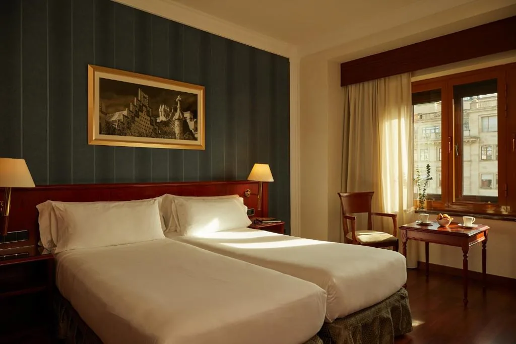 Habitación Doble con vistas a la ciudad (1-2 adultos) — El Avenida Palace