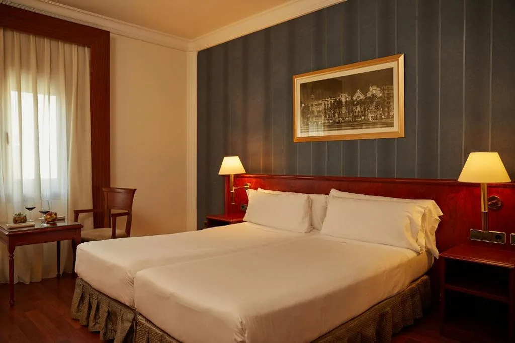 Habitación Familiar (2 habitaciones comunicadas) — El Avenida Palace