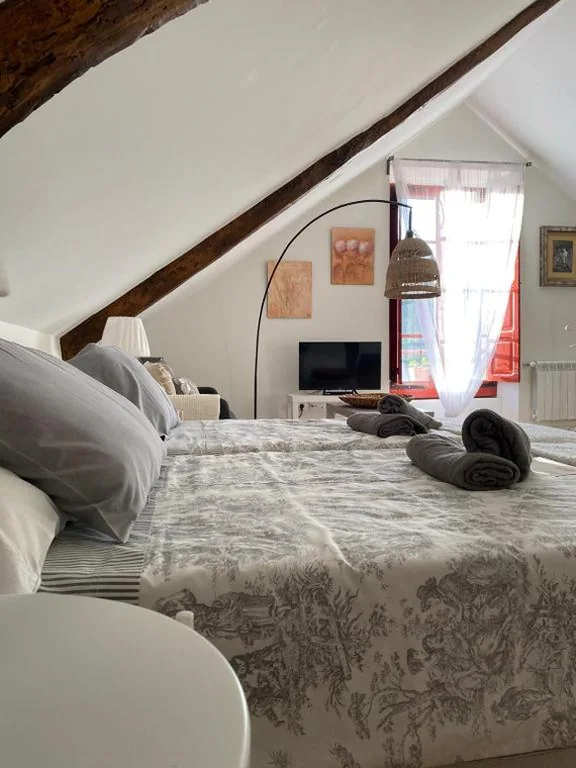 Suite — El Balcón del Eume, Cantina Río Covés
