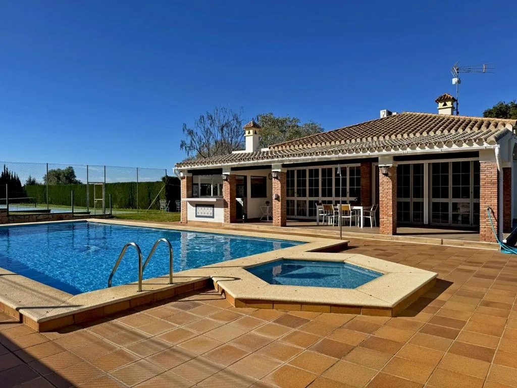 Villa de 3 dormitorios — El Bosque del Duende - Ole Solutions