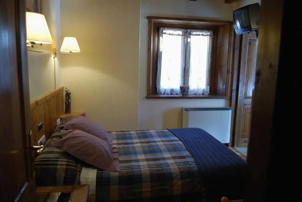 Double Room - 1 or 2 Beds — El Bouquet