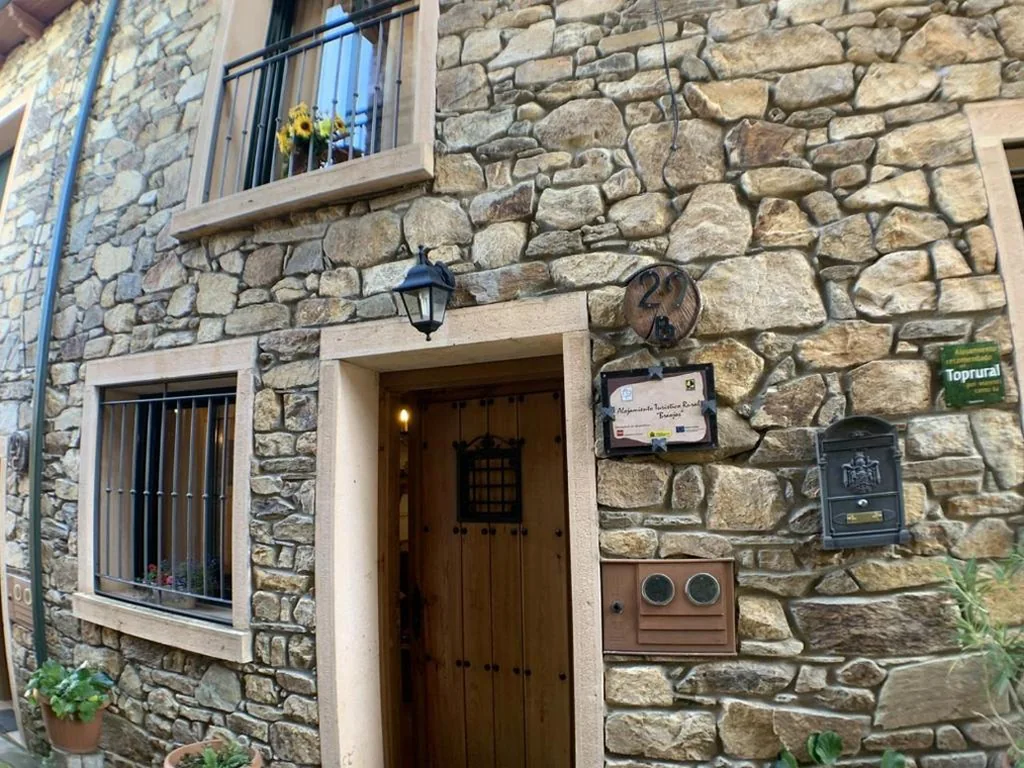 Villa mit 2 Schlafzimmern — El Bulín de Braojos - 3 Casas