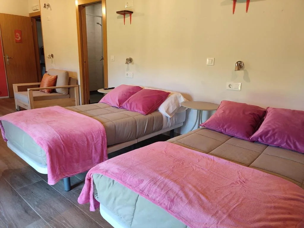 Camera familiare con bagno privato — El Campo de Petra