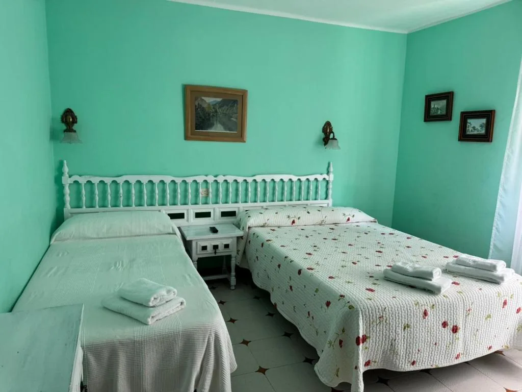 Standard-Dreibettzimmer — El Castañu de Cué
