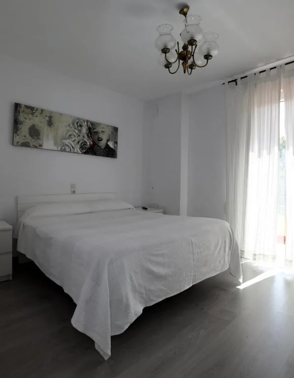 Triple Room with Bathroom — El Centro