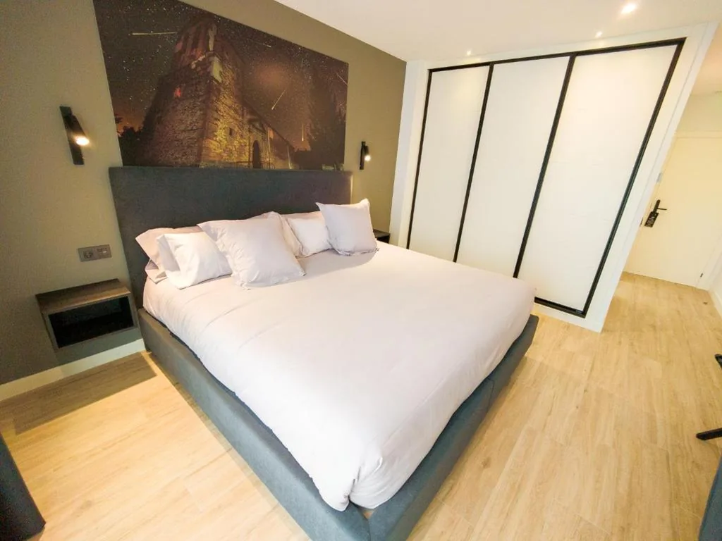 带阳台的超大双人床客房 — El Cielo de Muriel mejor Hotel Starlight del mundo Astroturismo y Naturaleza