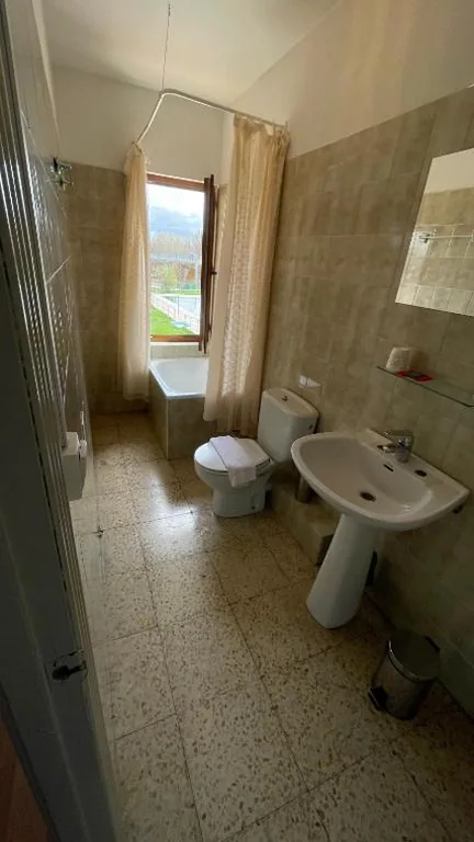 Single Room with Pool View — EL DELFÍN VERDE