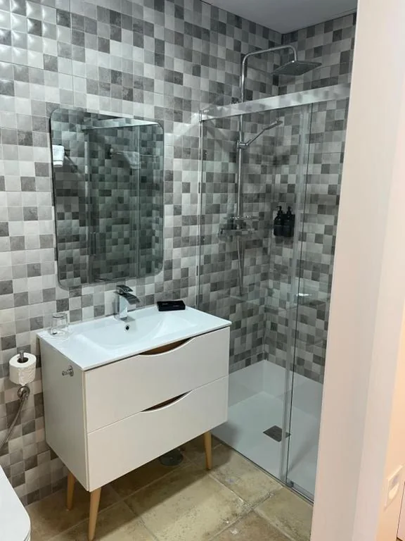 Habitación Cuádruple con baño privado — El Escondido de Zahara
