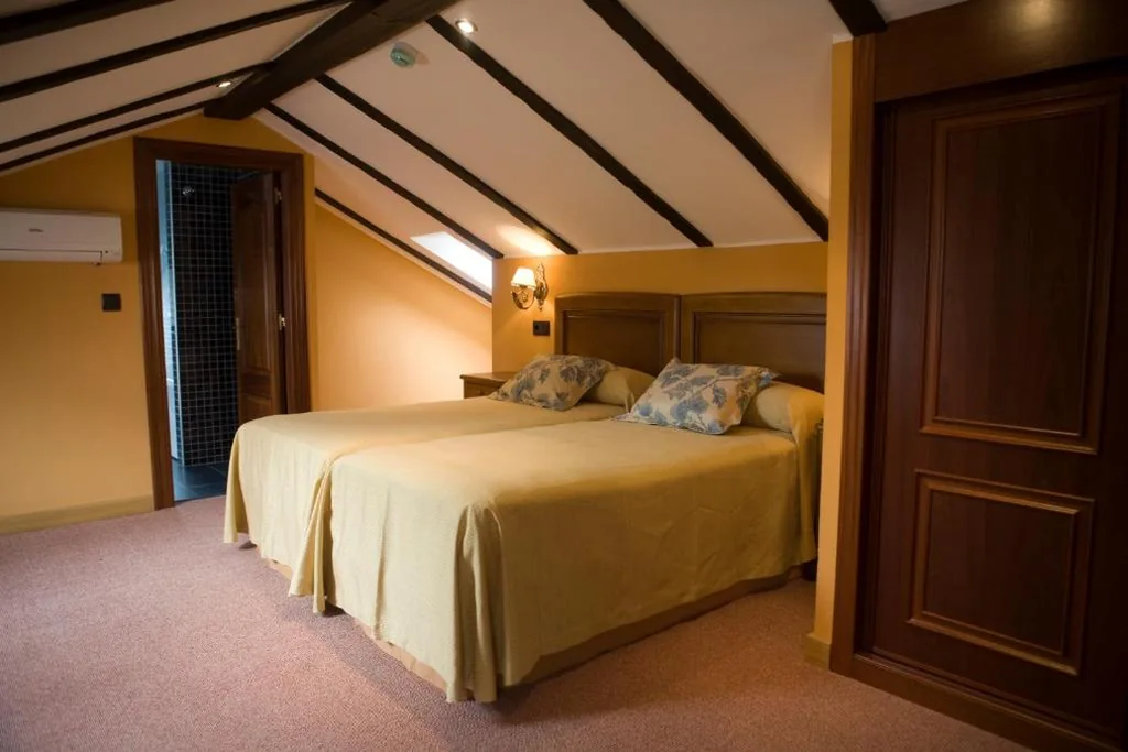 Double Room - 1 or 2 Beds — El Foyu