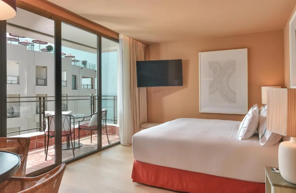 Junior Suite mit seitlichem Meerblick (2 Erwachsene + 1 Kind) — El Fuerte Marbella