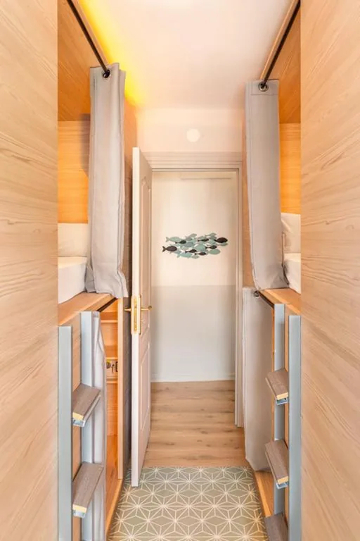Cama en habitación femenina compartida de 4 camas — El Josemari Hostel