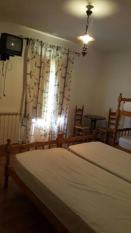 Camera quadrupla con bagno in comune — El Mijares