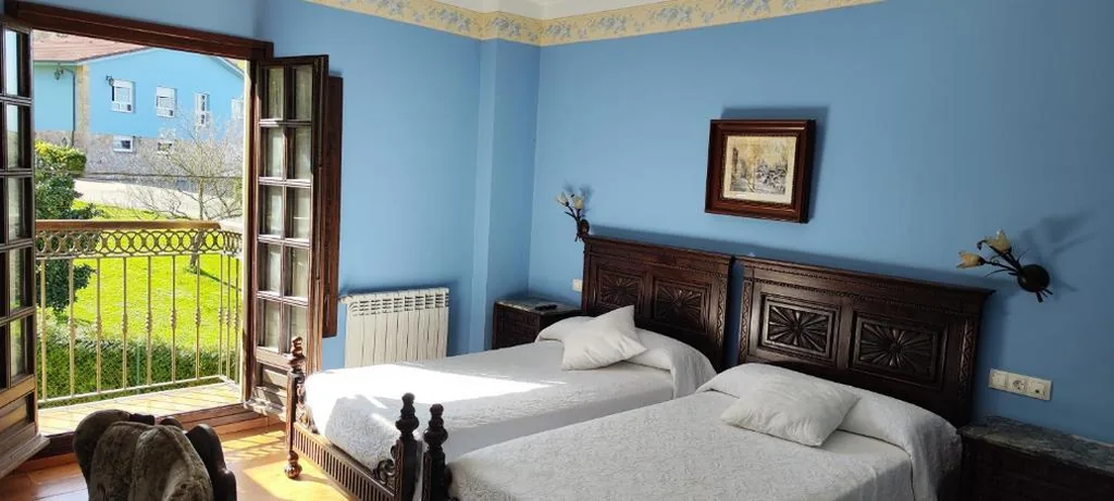 Habitación Doble con cama supletoria - 2 camas — El Mirador de Deva