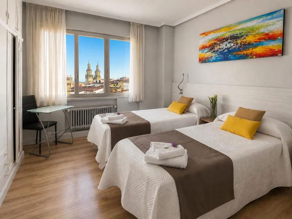 Habitación Doble con baño compartido - 2 camas — El Mirador del Espolón
