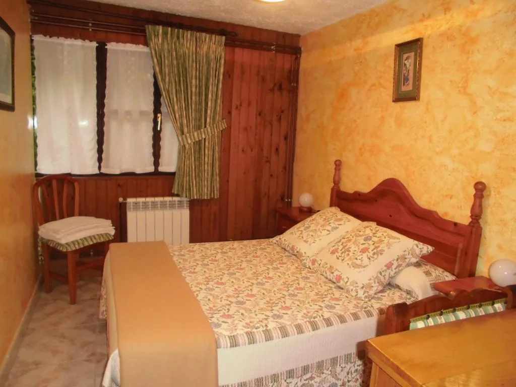 Habitación con cama grande — El Molino