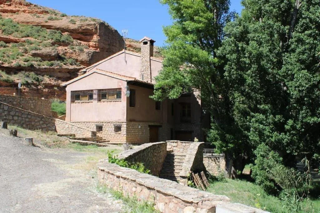 Casa de 4 dormitorios — EL MOLINO De Villel