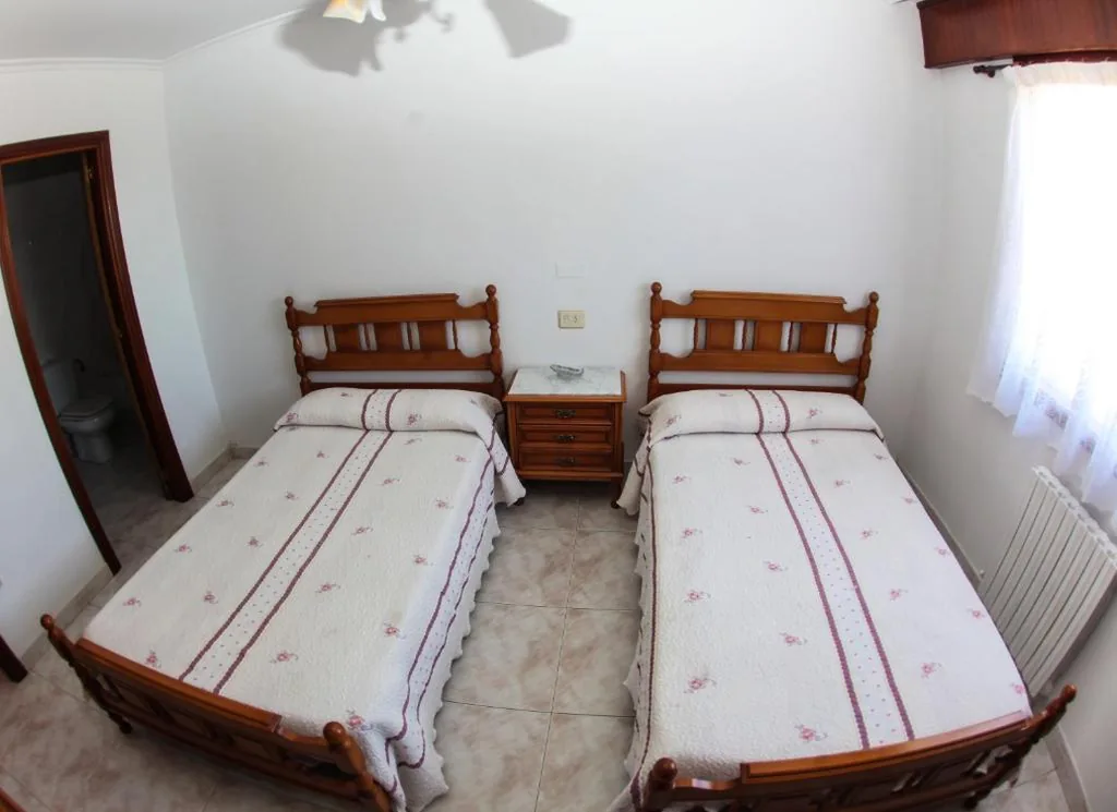 Camera doppia con bagno privato - 2 letti — El Molino