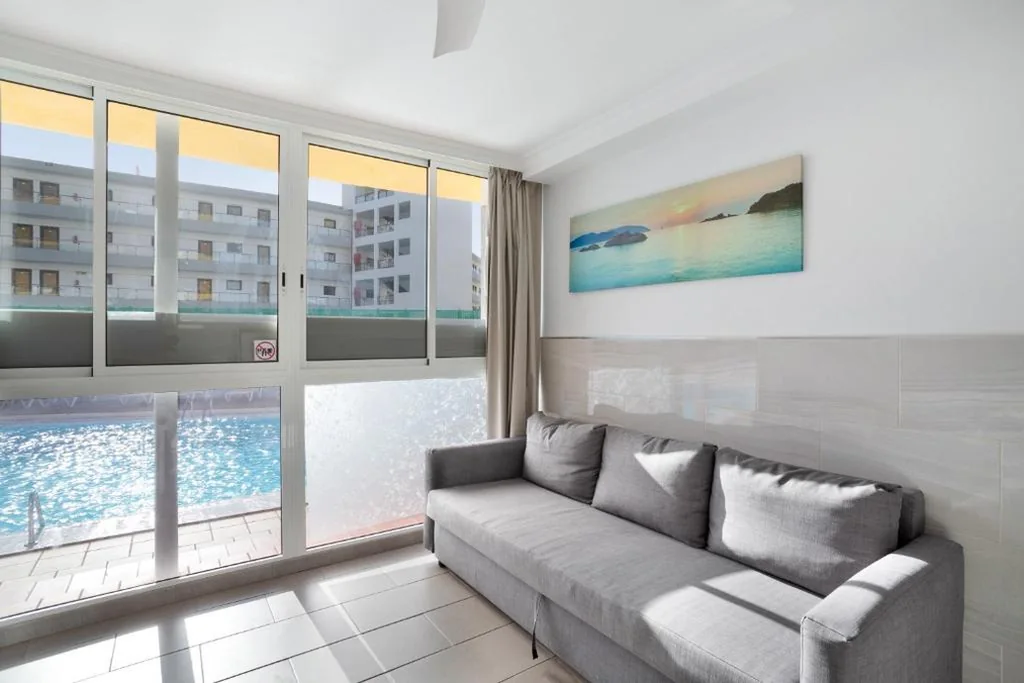 Apartamento de 1 dormitorio con jardín — El Nido de los Ángeles