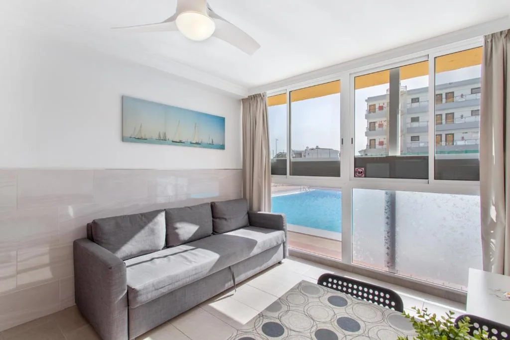 Apartamento de 1 dormitorio con jardín — El Nido de los Ángeles