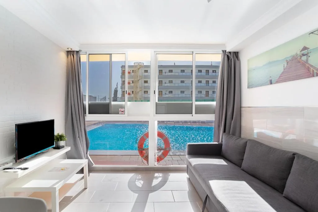 Apartamento de 1 dormitorio con jardín — El Nido de los Ángeles