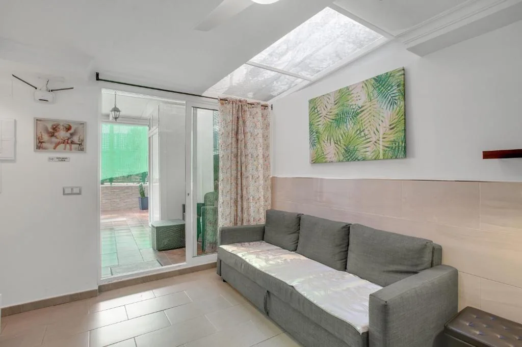 Apartamento de 1 dormitorio con jardín — El Nido de los Ángeles