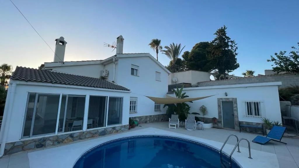 Villa — El Oasis
