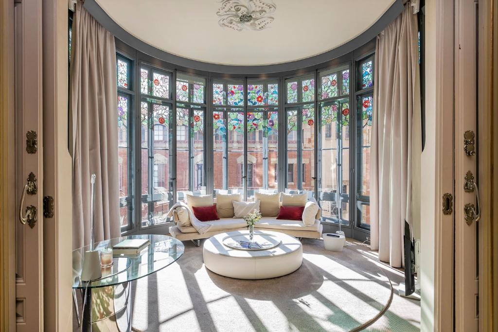 El Palauet Modernist Suites Barcelona