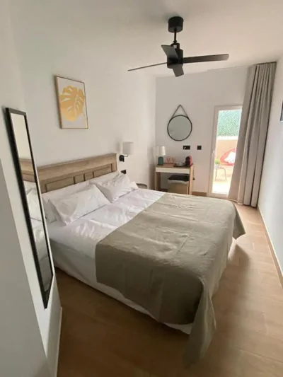 El Parador del César Boutique, Aparcamiento Gratis — Foto 11