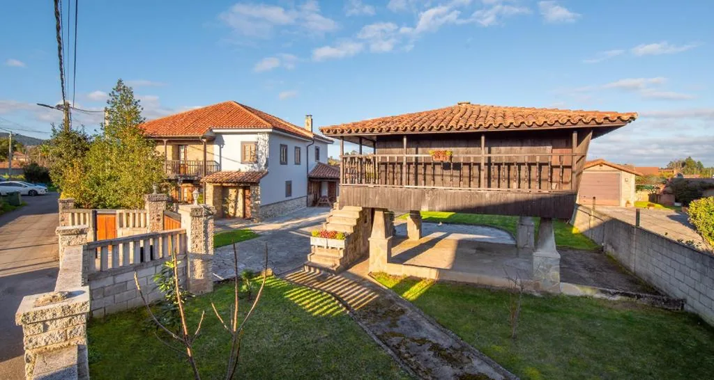 Villa — El Pradin