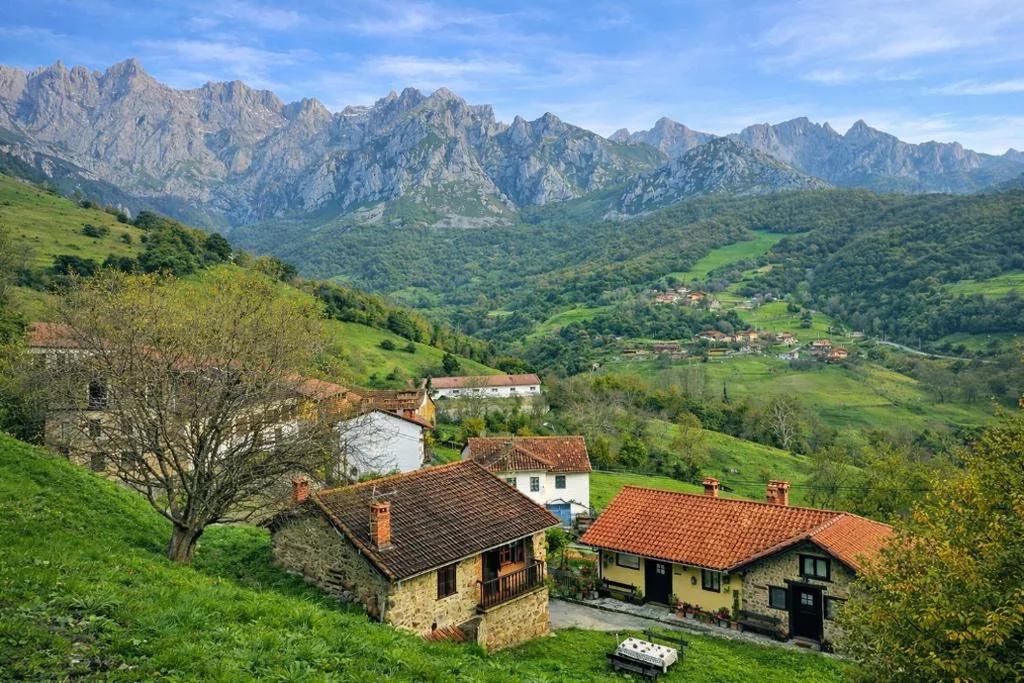 Casa de 4 dormitorios — El Refugio de Redo - balcón a los Picos de Europa