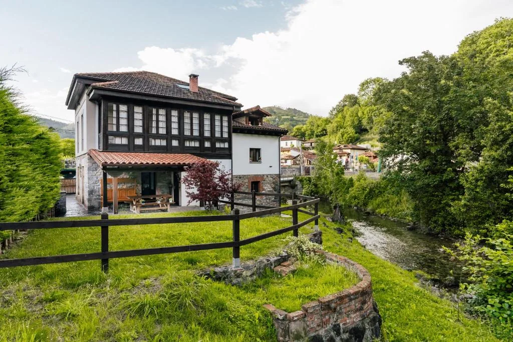 Casa de 4 dormitorios — El Reinazu
