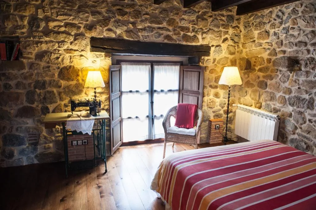 Habitación Doble Básica - 1 o 2 camas — El Rincón de Doña Urraca