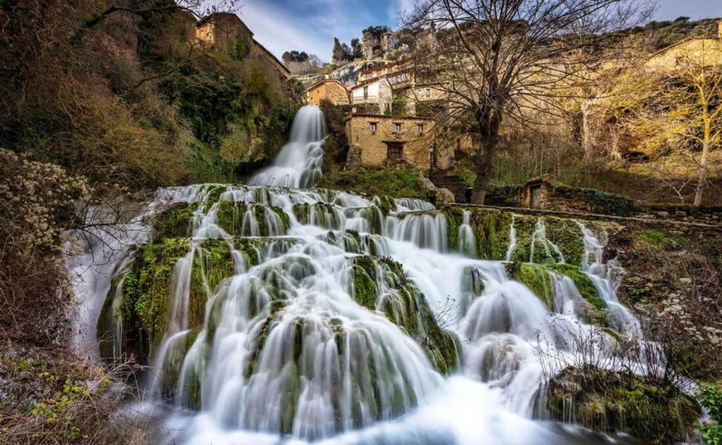 Woning met 2 slaapkamers — El Salto del Agua Auténtico El Molino de la Cascada Orbaneja
