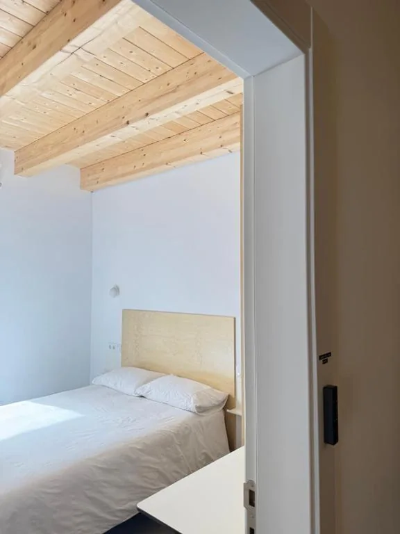 Habitación Doble con baño compartido — El Santo Hostel