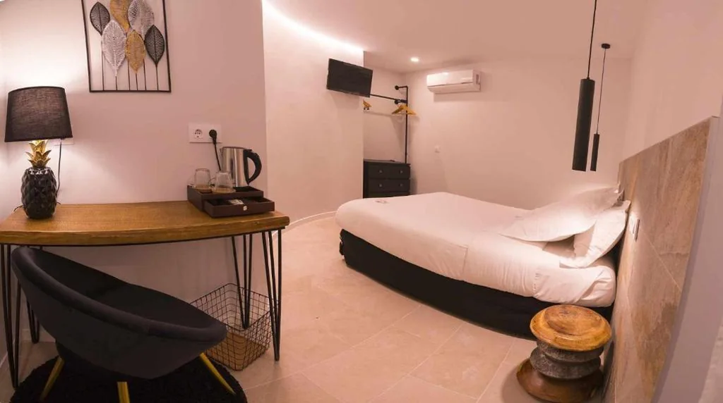 EL SILENCIO BOUTIQUE ROOM