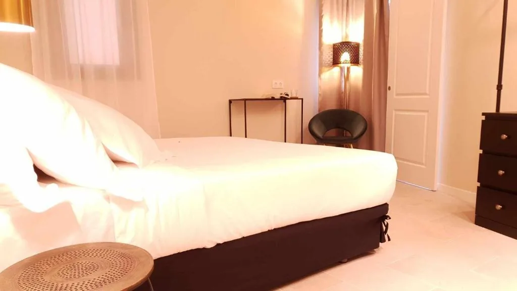 Quarto com cama extragrande — EL SILENCIO BOUTIQUE ROOM