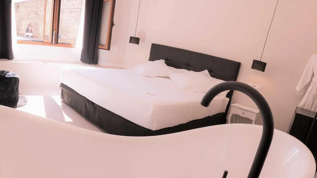 Quarto Duplo Deluxe com banheira — EL SILENCIO BOUTIQUE ROOM